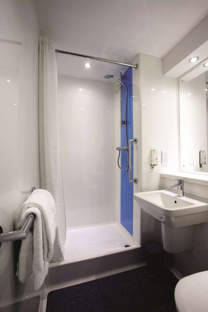 Travelodge Buckingham Rum bild